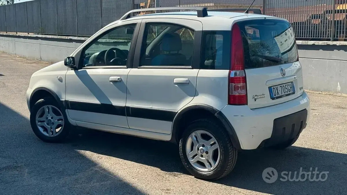 Usata Fiat Panda Climbing 60 CV (44 kW) 2009 Bianco Utilitaria