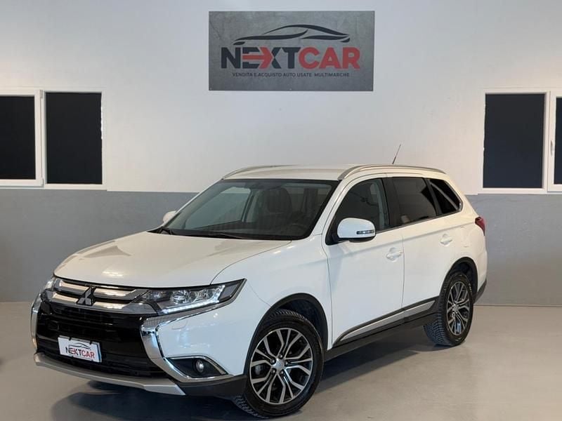 Usata Mitsubishi Outlander 149 CV (109 kW) 2015 Bianco SUV