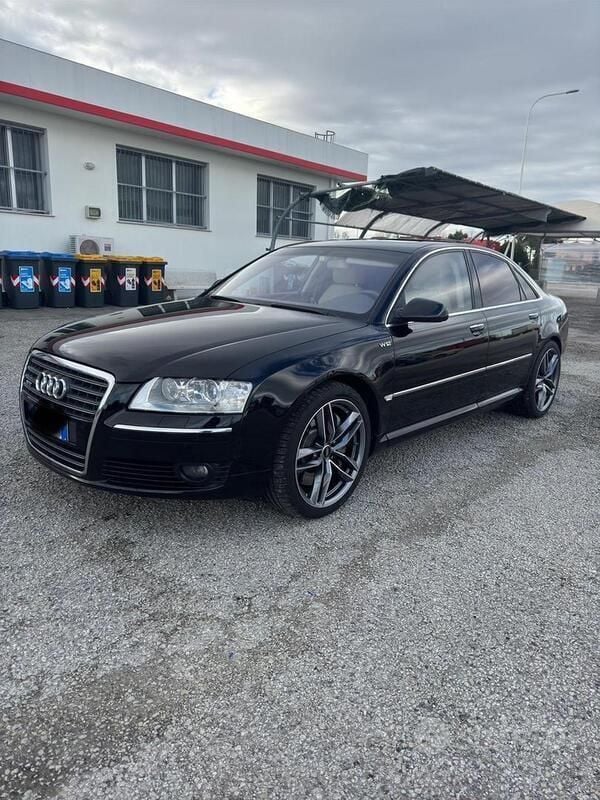 Usata 2004 Audi A8 Tre volumi | 26.000 € (Molto cara) - Immagine 1/4