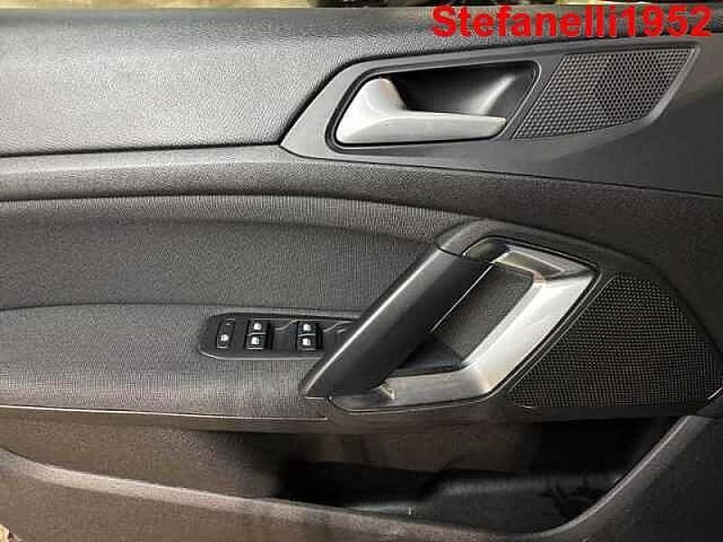 Occasion Peugeot 308 Allure 131 ch (96 kW) 2019 Argent Berline