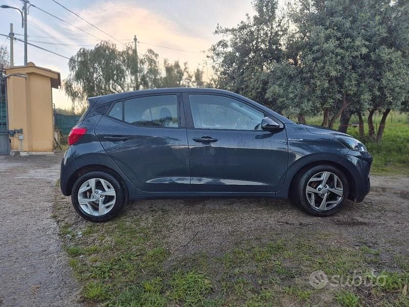 Usata Hyundai i10 2022 Blu Utilitaria