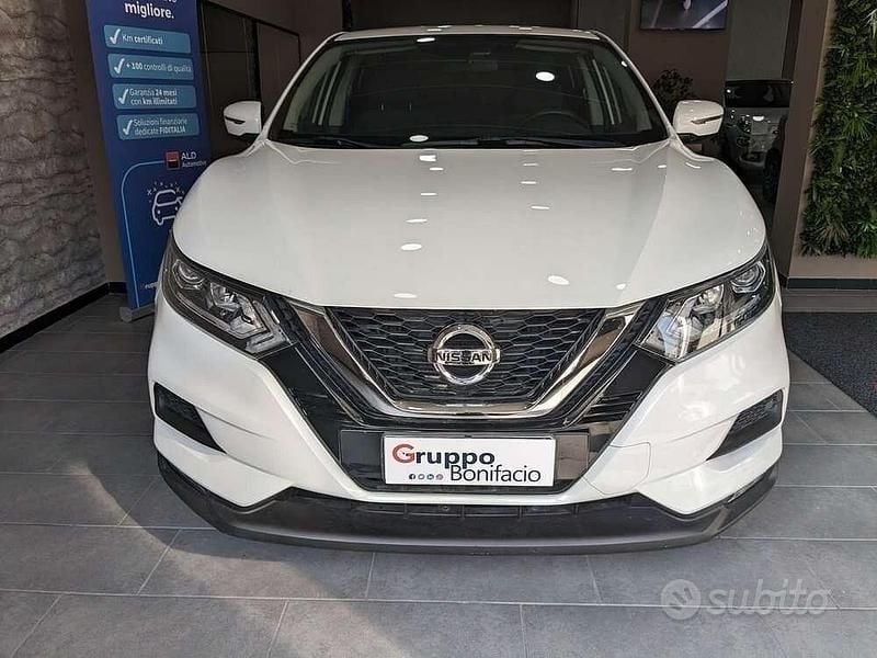 Gebraucht Nissan Qashqai 131 PS (96 kW) 2018 Weiß SUV