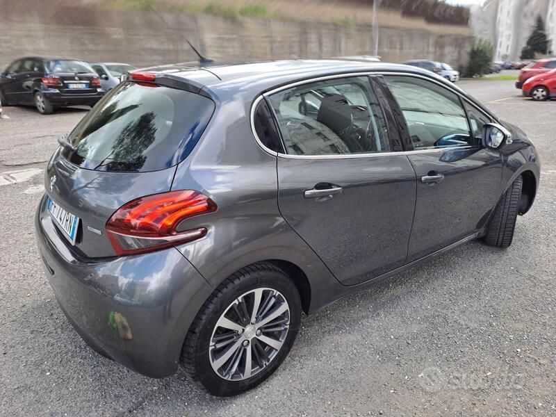Usata Peugeot 208 Allure 82 CV (60 kW) 2016 Grigio Utilitaria