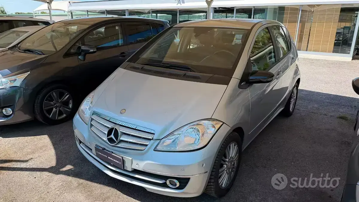 Usata Mercedes A180 Elegance 95 CV (69 kW) 2010 Grigio Berlina