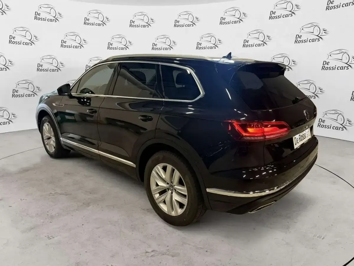 Usata VW Touareg Elegance 286 CV (210 kW) 2021 Nero SUV
