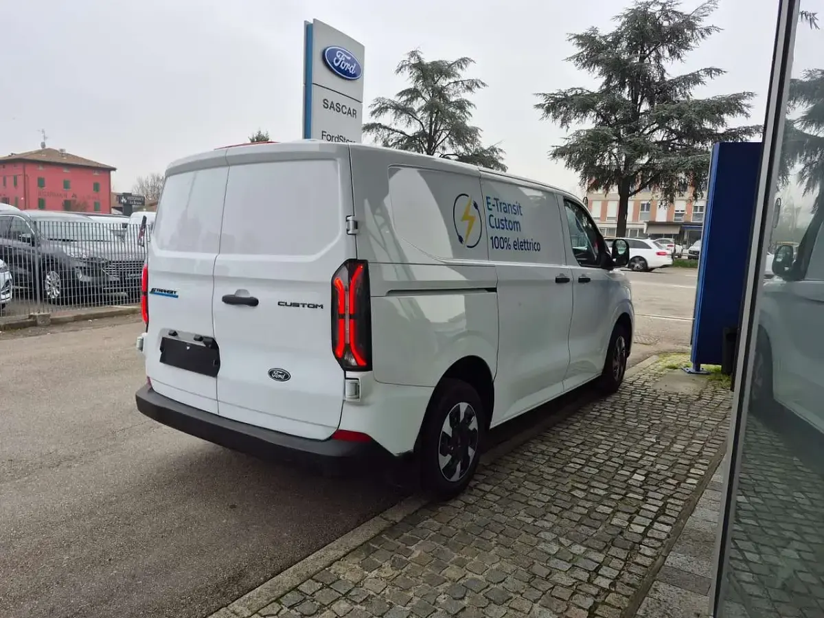 Nuova Ford Transit Custom Trend 100 kW (136 CV) 2026 Frozen white Furgone