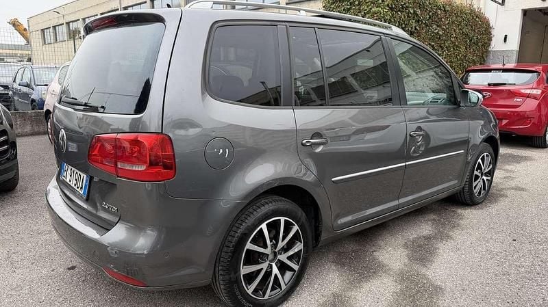 Usata VW Touran Highline 170 CV (125 kW) 2011 Grigio Monovolume