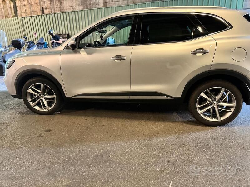 Usata MG HS Luxury 2023 Grigio SUV