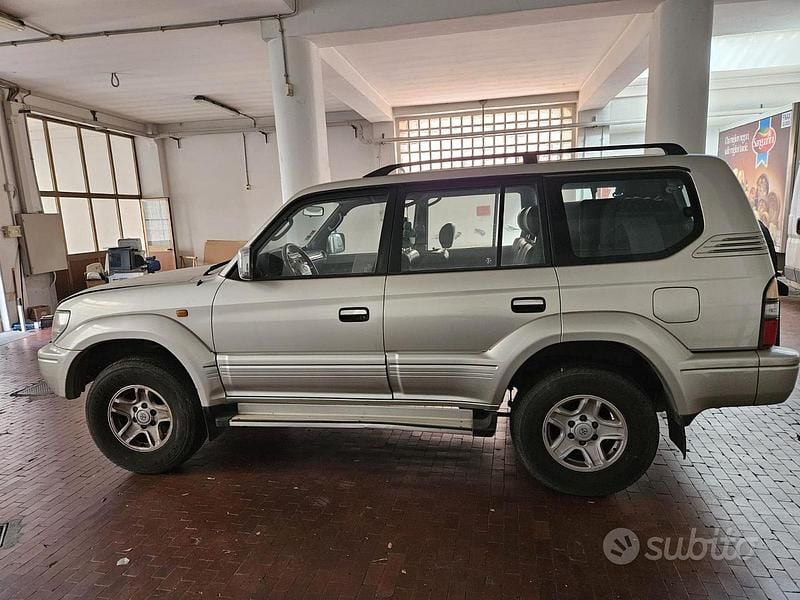 Usata Toyota Land Cruiser 136 CV (100 kW) 1998 Grigio SUV