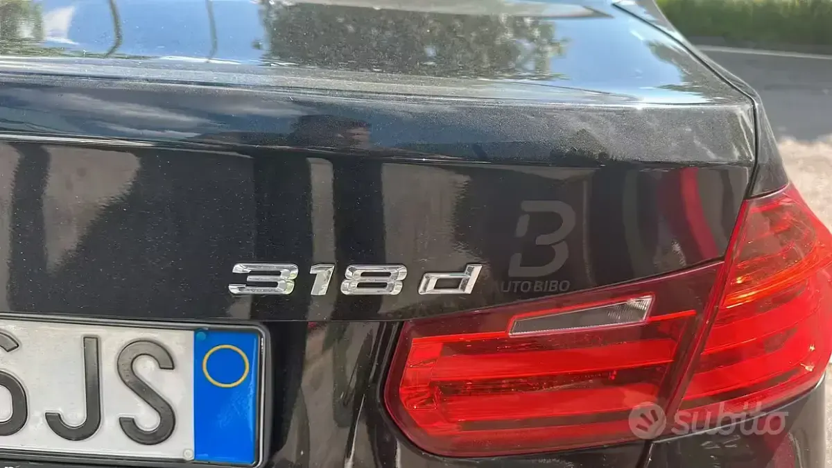 Usata BMW 318 Sport Line 143 CV (105 kW) 2012 Nero Berlina