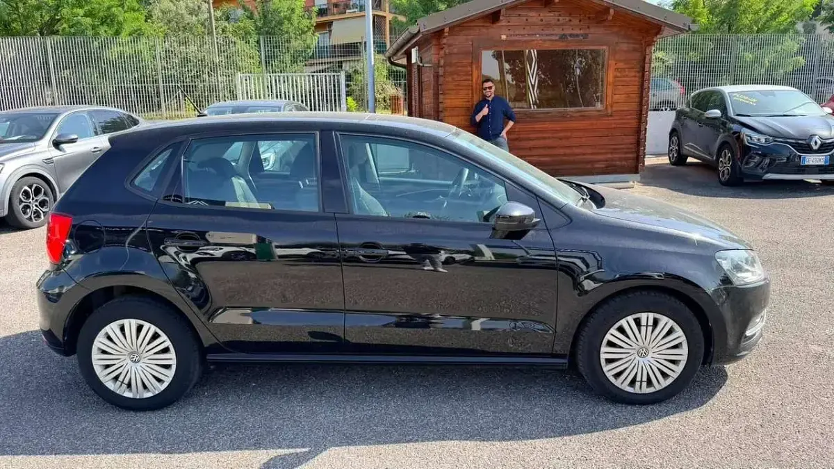 Usata VW Polo Trendline 75 CV (55 kW) 2017 Nero Berlina