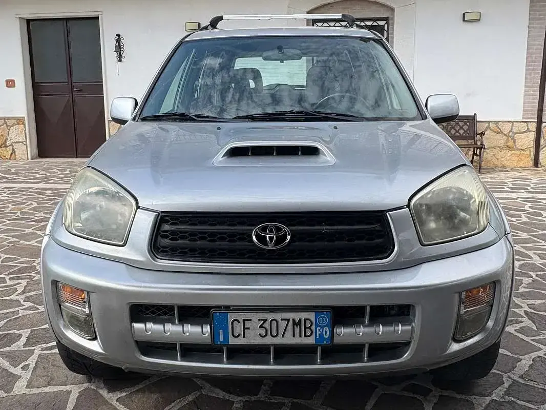 Usata Toyota RAV4 116 CV (85 kW) 2003 Grigio SUV