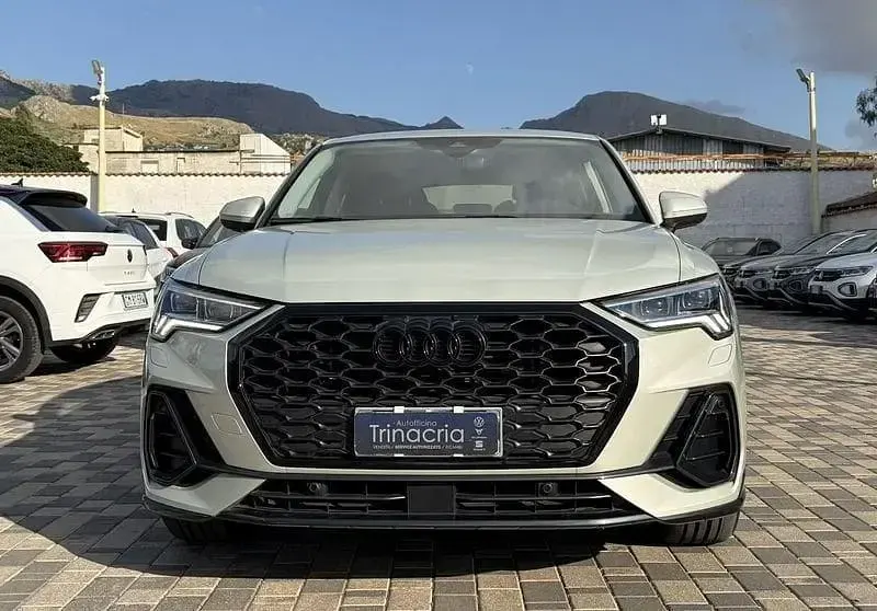 Usata Audi Q3 Business Plus 150 CV (110 kW) 2022 Argento SUV