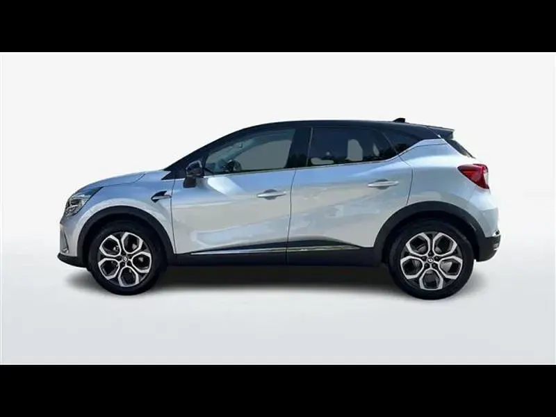 Usata Renault Captur Techno 100 CV (73 kW) 2023 Grigio chiaro SUV