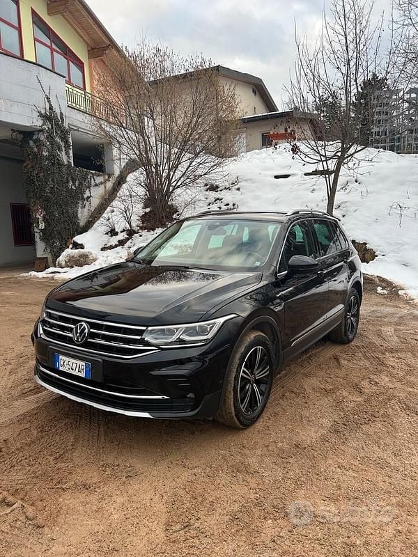 Usata VW Tiguan 150 CV (110 kW) 2022 Nero SUV