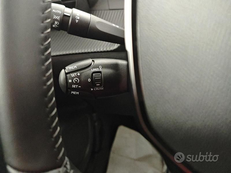 Usata Peugeot 2008 Active 102 CV (75 kW) 2024 Blu SUV