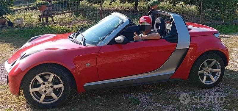 Rosso Usata 2003 Smart Roadster Cabrio | 6500 € (Buon prezzo) - Immagine 1/4