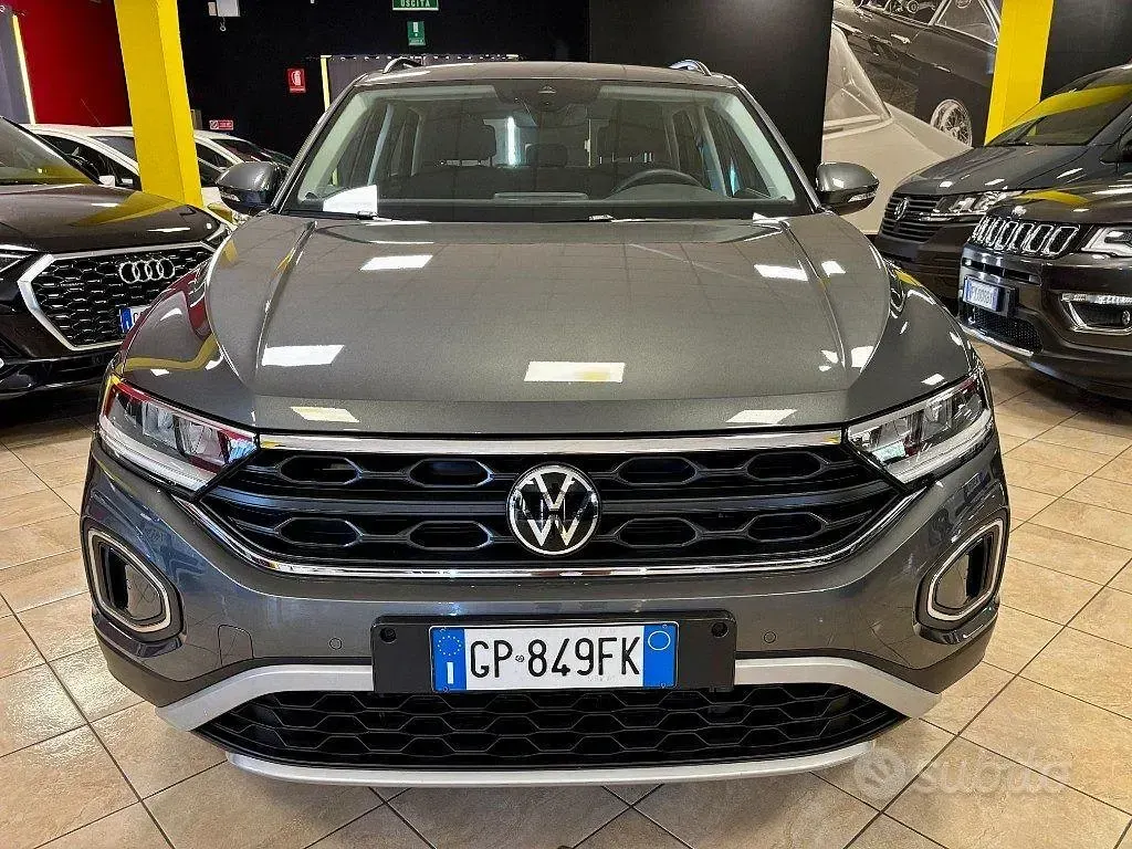 Usata VW T-Roc 150 CV (110 kW) 2023 Antracite SUV