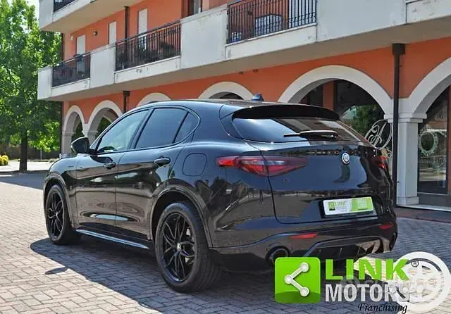 Usata Alfa Romeo Stelvio Veloce 209 CV (153 kW) 2022 Nero SUV