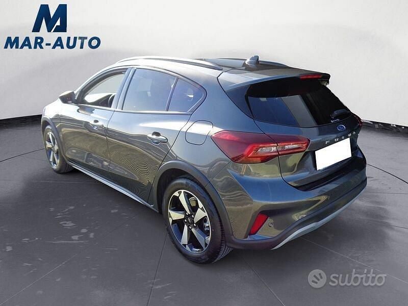 Usata Ford Focus Active 125 CV (91 kW) 2022 Grigio Berlina