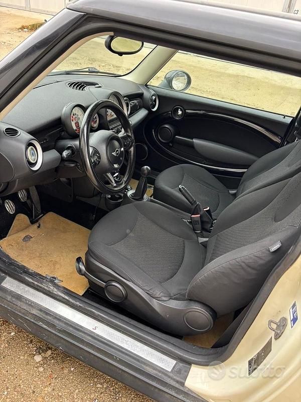 Usata Mini Cooper 211 CV (155 kW) 2011 Bianco Utilitaria
