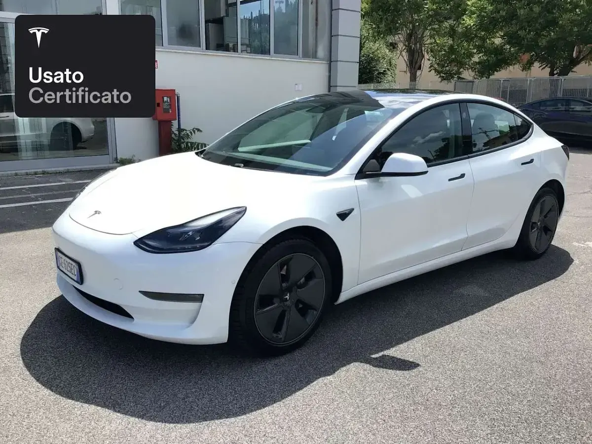 Usata Tesla Model 3 Long Range AWD 324 kW (441 CV) 2021 Pearl white multicoat Berlina