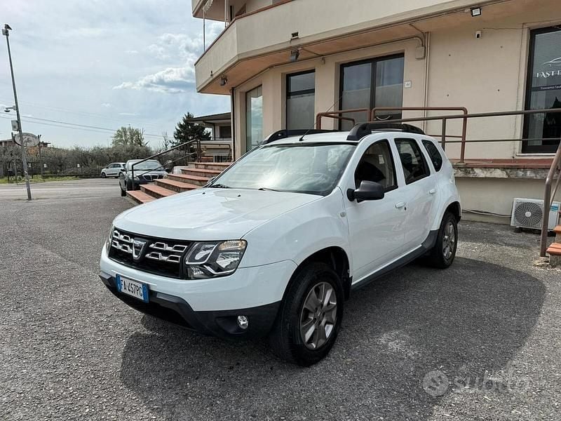 Usata Dacia Duster Lauréate 110 CV (80 kW) 2015 Bianco SUV