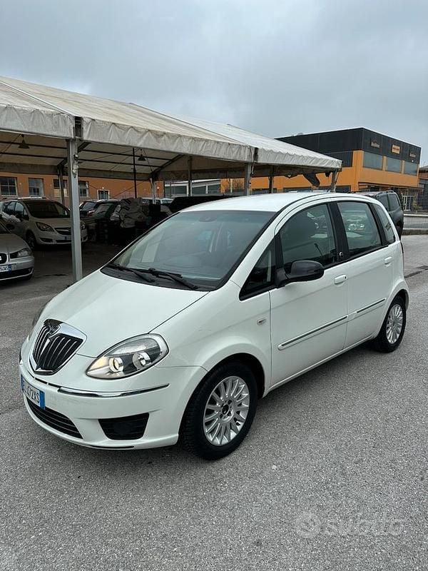 Usata Lancia Musa 2012 Bianco Monovolume