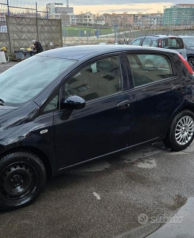 Usata Fiat Punto 75 CV (55 kW) 2016 Blu Utilitaria