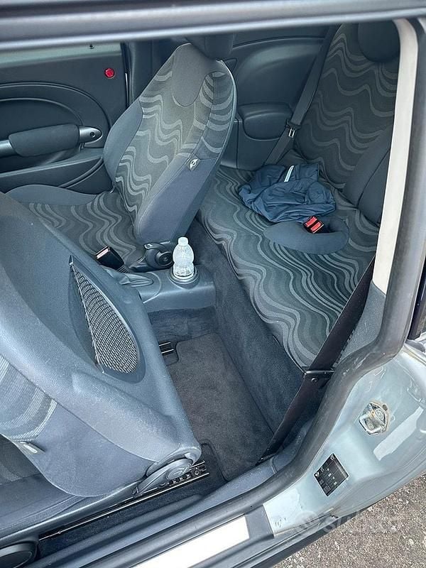 Usata Mini Cooper 75 CV (55 kW) 2004 Grigio Utilitaria