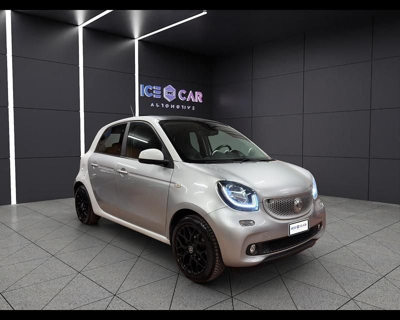 Usata Smart ForFour Prime 71 CV (52 kW) 2015 Argento Utilitaria