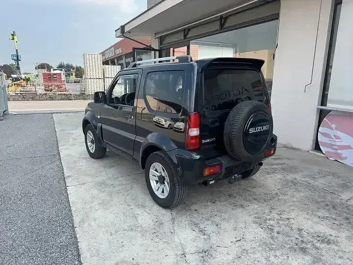Usata Suzuki Jimny 85 CV (62 kW) 2014 Nero SUV