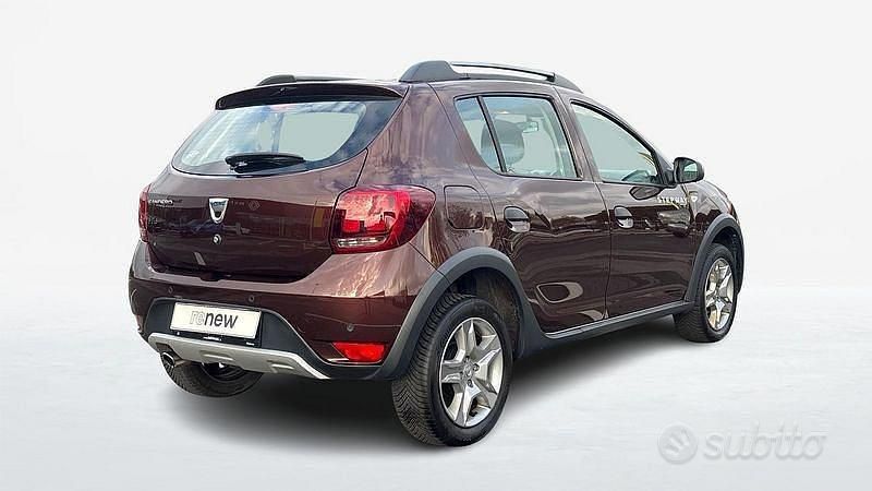 Usata Dacia Sandero Stepway 90 CV (66 kW) 2017 Marrone Berlina
