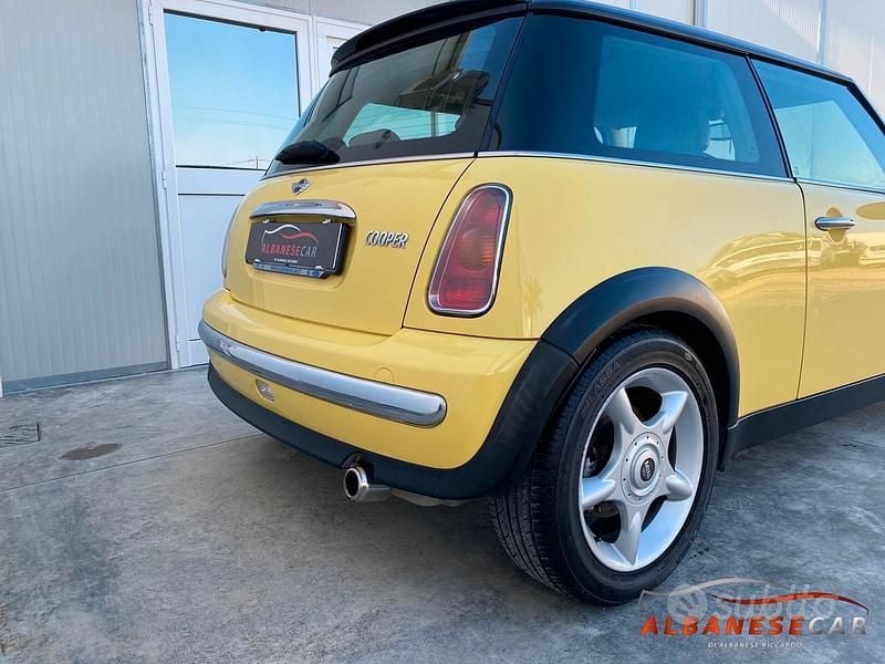 Usata Mini Cooper 116 CV (85 kW) 2002 Giallo Utilitaria