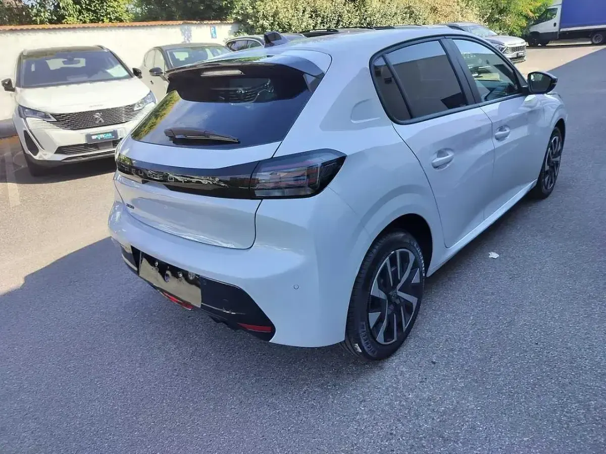 Nuova Peugeot 208 Business-Line 101 CV (74 kW) 2026 Bianco Utilitaria