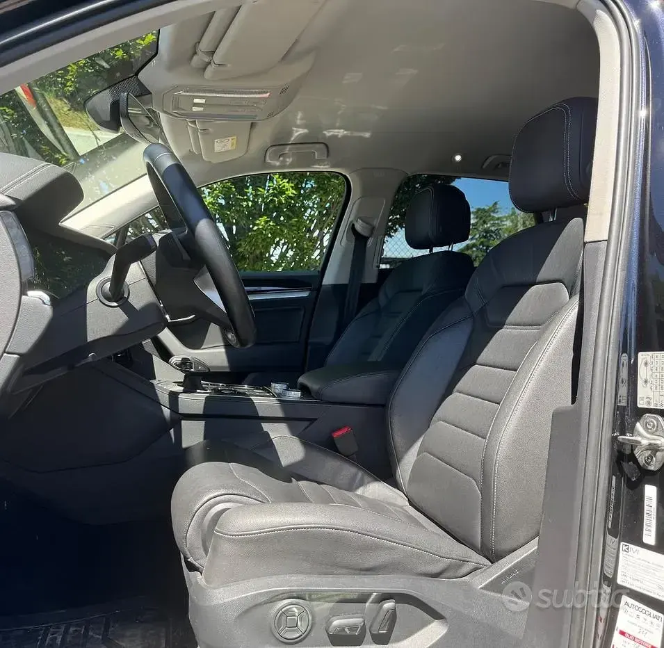 Usata VW Touareg Elegance 231 CV (169 kW) 2021 Nero SUV