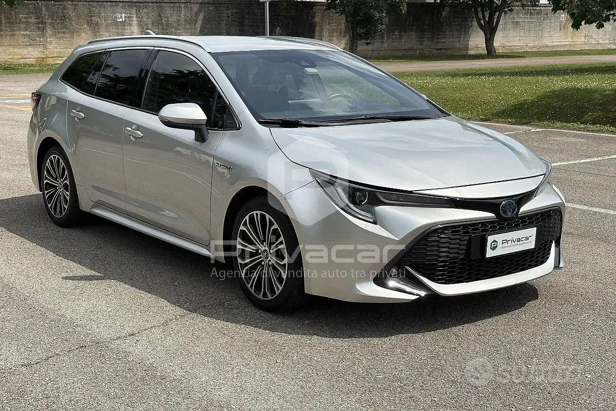 Usata Toyota Corolla Style 98 CV (72 kW) 2019 Grigio Station wagon