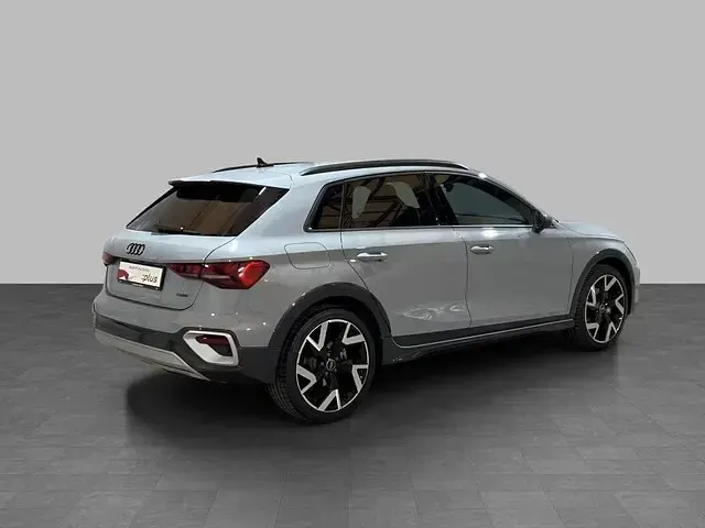 Usata Audi A3 Ambiente 204 CV (150 kW) 2025 Grigio freccia perla Berlina