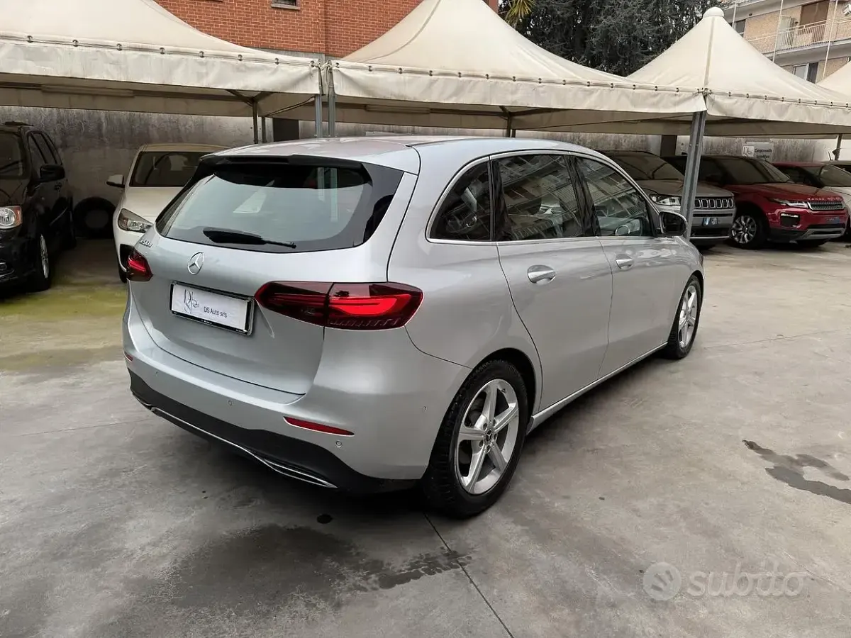 Usata Mercedes B200 Progressive 150 CV (110 kW) 2023 Argento Utilitaria