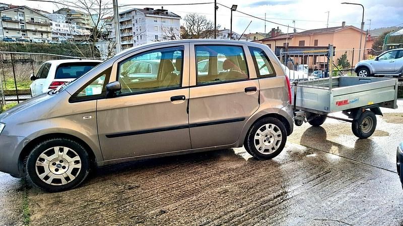 Usata Fiat Idea 70 CV (51 kW) 2008 Grigio Monovolume