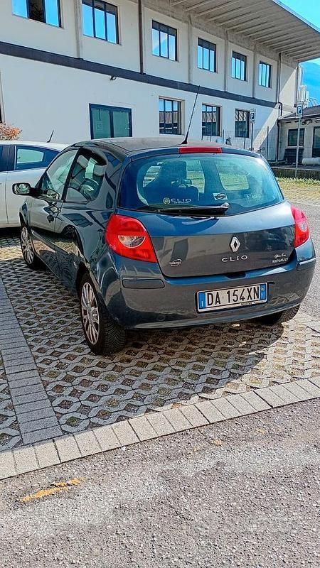 Usata Renault Clio II 98 CV (72 kW) 2006
