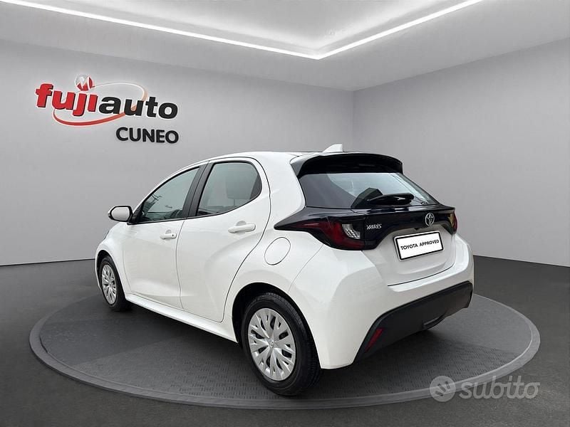 Usata Toyota Yaris Active 72 CV (52 kW) 2023 Super white Utilitaria