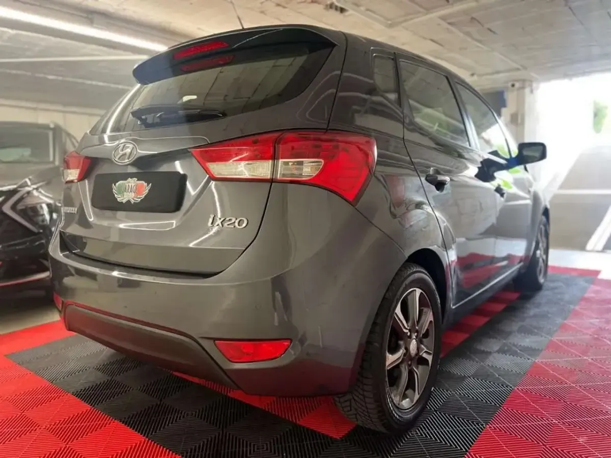 Usata Hyundai ix20 90 CV (66 kW) 2017 Grigio Utilitaria