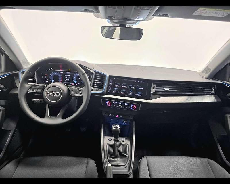Nuova Audi A1 Ambiente 116 CV (85 kW) 2026 Argento cavo metallizzato nero SUV