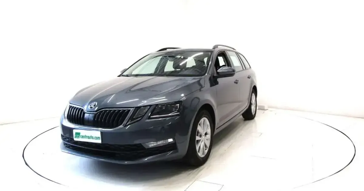 Usata Skoda Octavia Executive 116 CV (85 kW) 2019 Grigio Station wagon