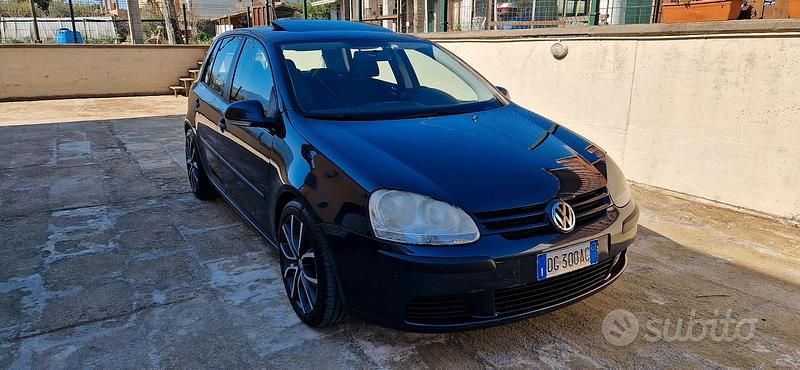 Blu Usata 2007 VW Golf Tre volumi | 2500 € (Buon prezzo) - Immagine 1/4