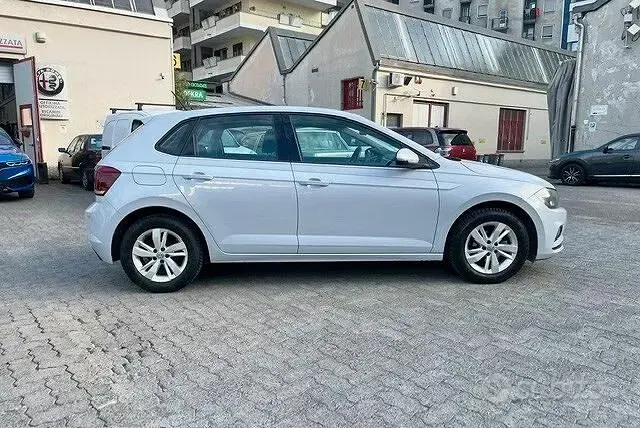 Usata VW Polo Comfortline 95 CV (69 kW) 2019 Grigio Utilitaria