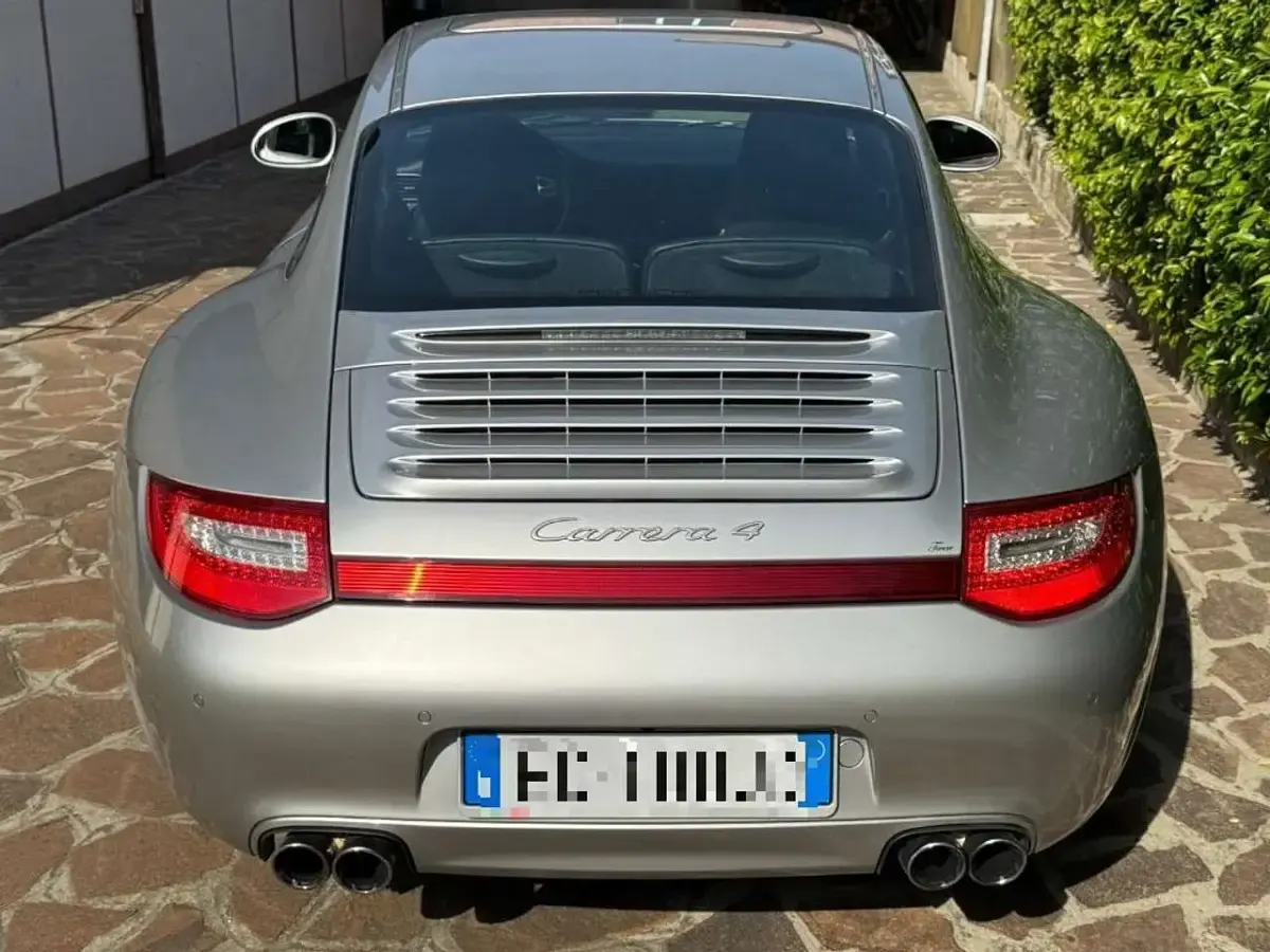 Usata Porsche 911 Carrera 4 345 CV (253 kW) 2010 Argento Coupé