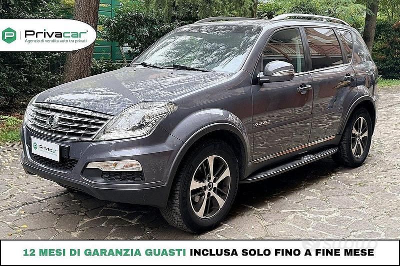 Grigio Usata 2016 Ssangyong (KGM) Rexton SUV | 13.700 € (Molto cara) - Immagine 1/4