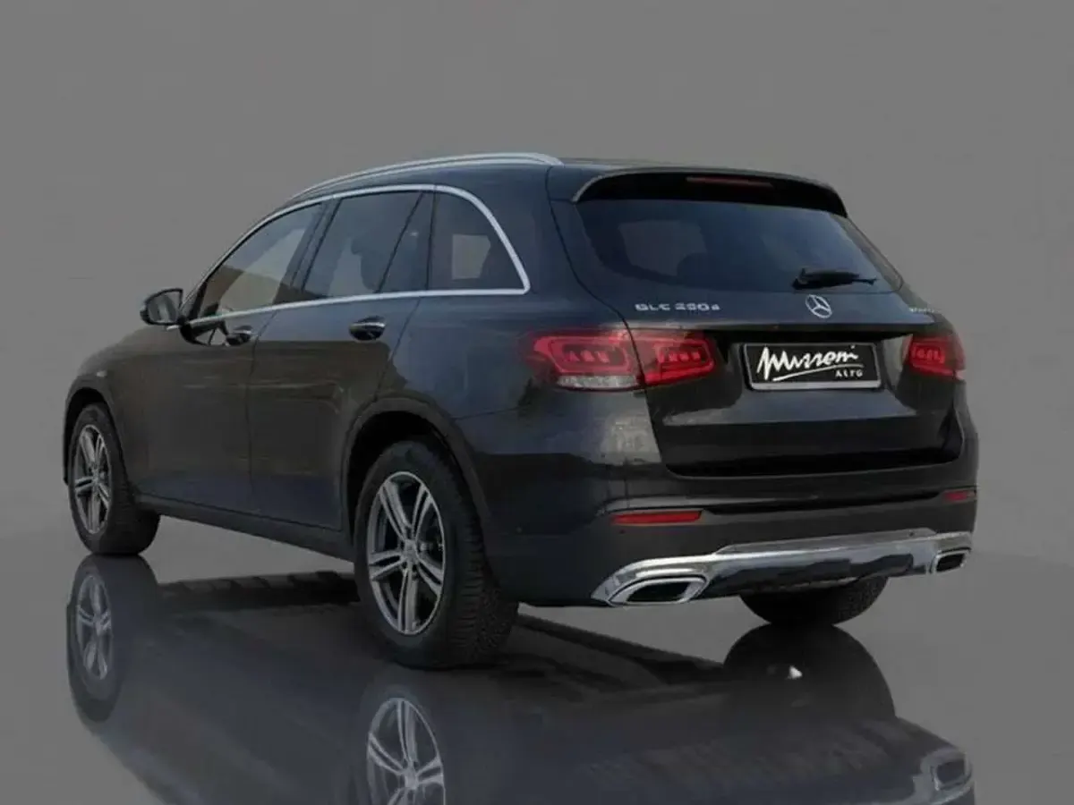 Usata Mercedes GLC220 194 CV (142 kW) 2019 Grigio scuro met SUV